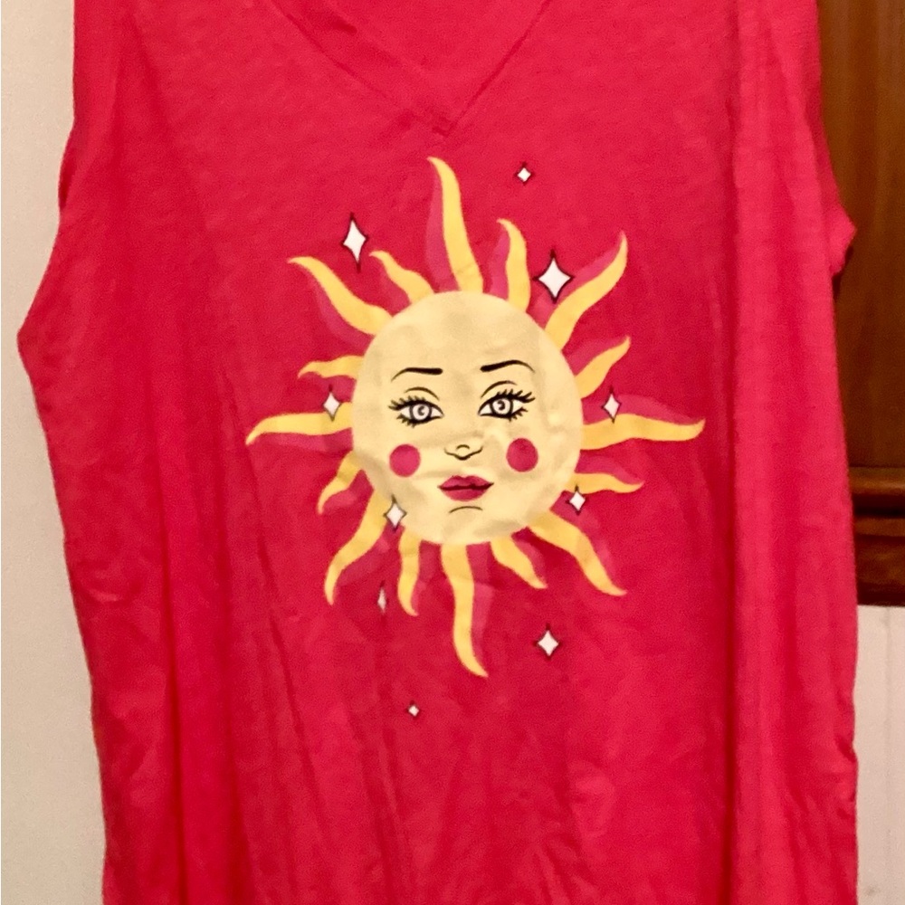 Torrid.  Sun Graphic Red  Women's Tank Top.